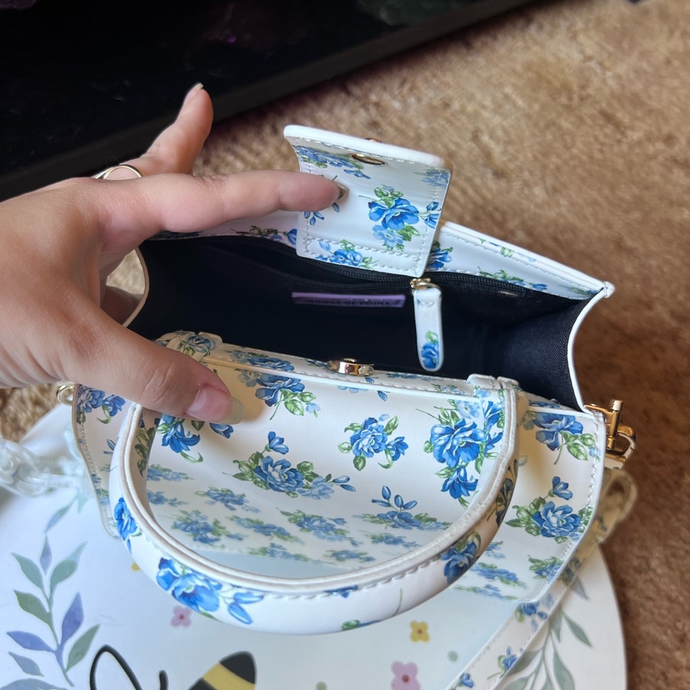 HOUSE OF WANT WE ARE CHIC VEGAN LEATHER TOP HANDLE CROSSBODY IN BLUE FLORAL. - Picture 6 of 17